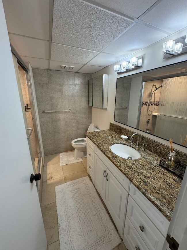 Building Photo - Luxury High-Rise Living with Panoramic Ocean Views at Yacht Harbor Towers