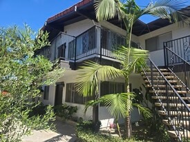 Building Photo - 247 Avenida Montalvo