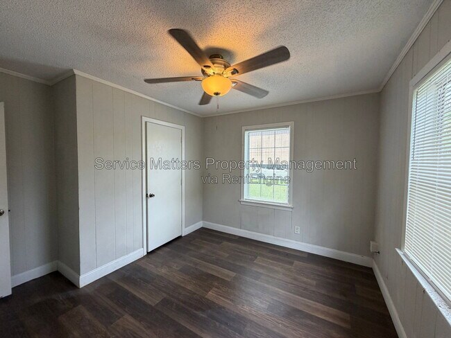 Building Photo - 3213 N Guillemard St