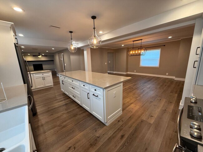 Building Photo - Beautiful Port Orange 4 Bed 2.5 Bath Serene Home Available IMMEDIATELY!