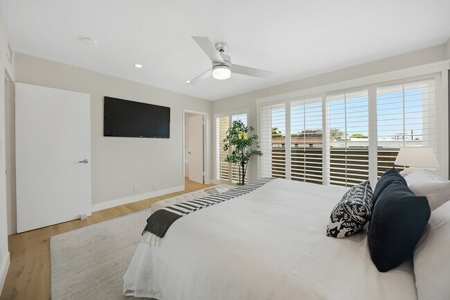 2nd Bdrm to en-suite Bath - 1244 18th St