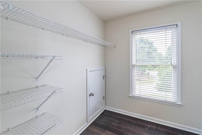 Building Photo - 8488 Spring Breeze Terrace