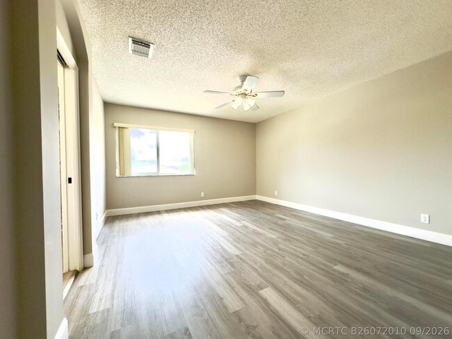Building Photo - 1118 Fosters Mill Dr