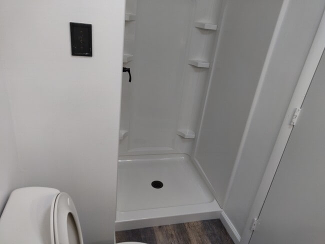 Building Photo - 3226 Brookline Rd