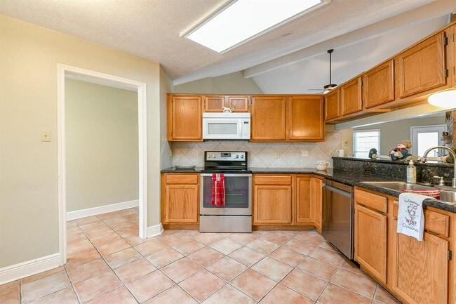 Building Photo - 16746 Square Rigger Ln