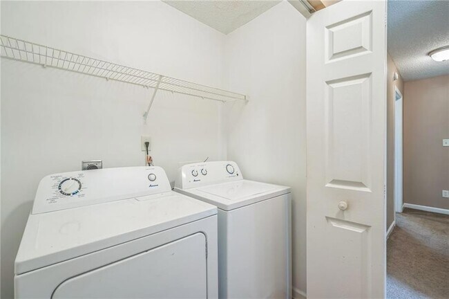 Building Photo - 4862 Ozment Tr