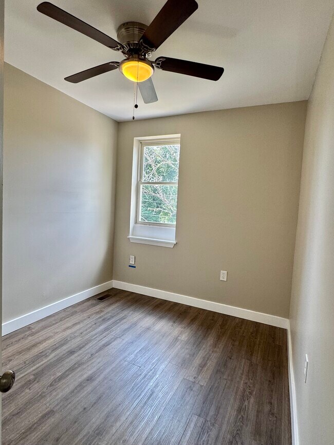 Building Photo - 3704 Beehler Ave