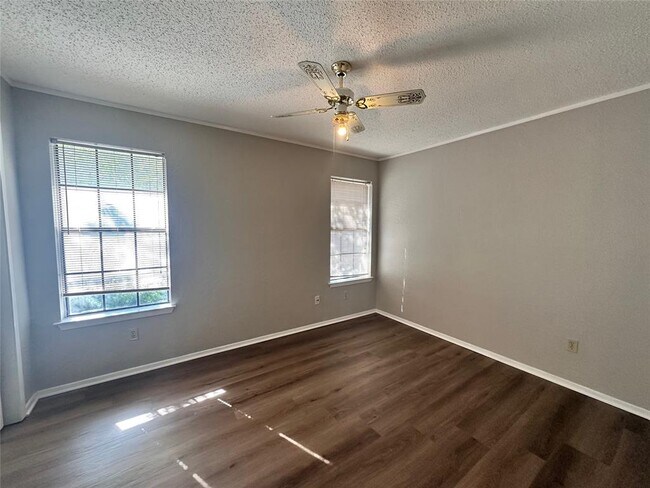 Building Photo - 1411 Gracy Farms Ln