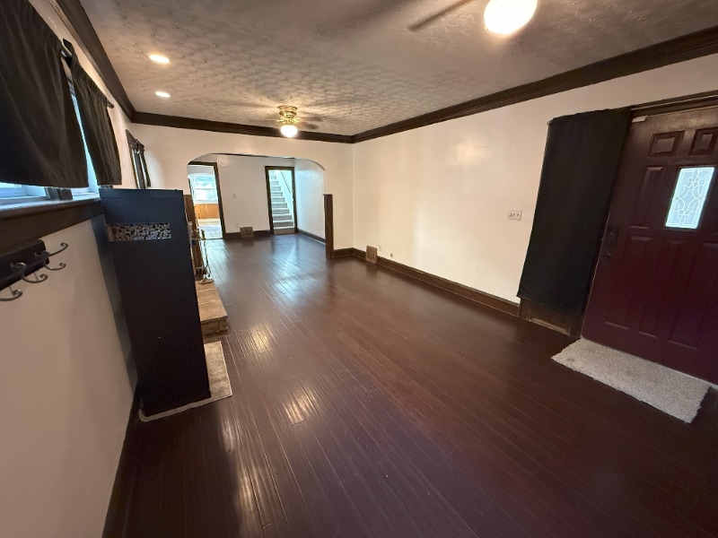 Building Photo - 3347 W 131st St