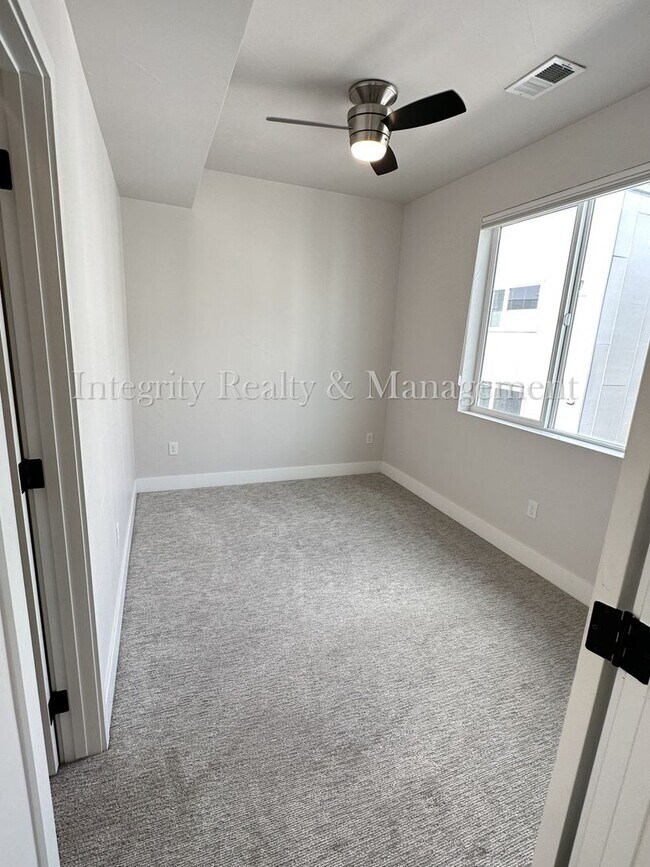 Building Photo - 2939 W 23rd Ave