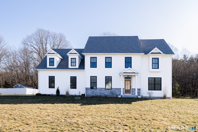 Building Photo - 112 Stallion Dr