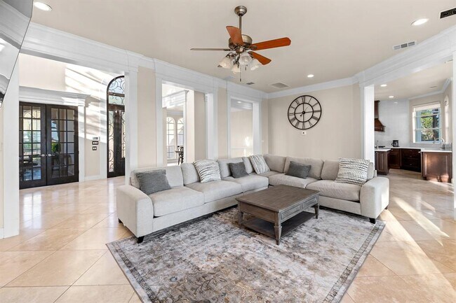 Building Photo - 1400 Camelback