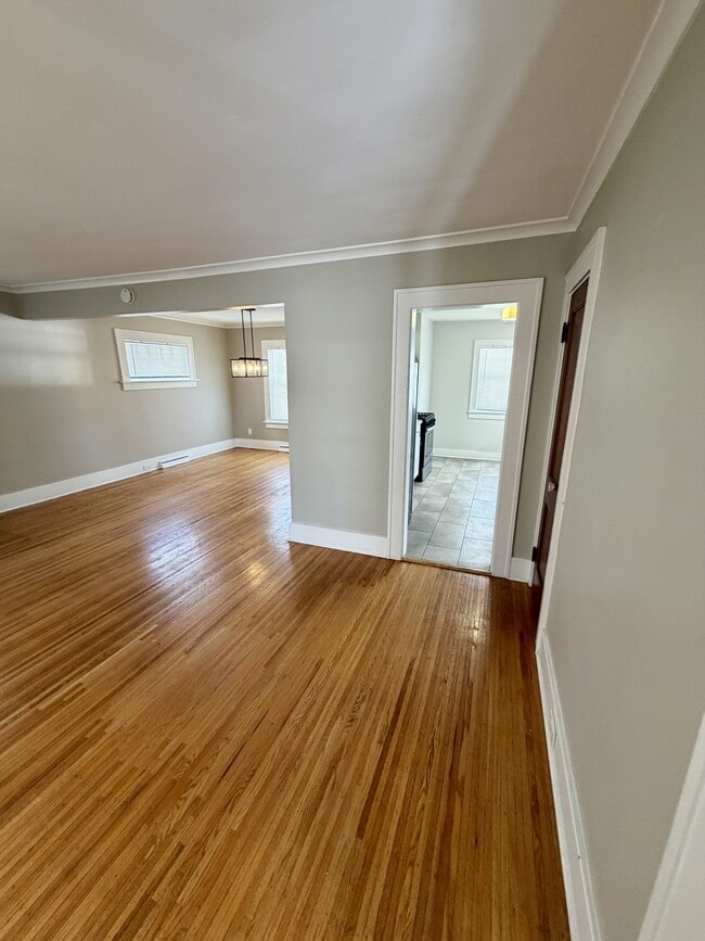 Building Photo - 41 Mildorf St