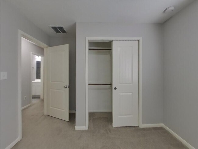 Building Photo - 13610 Kodiak Brown Bear St