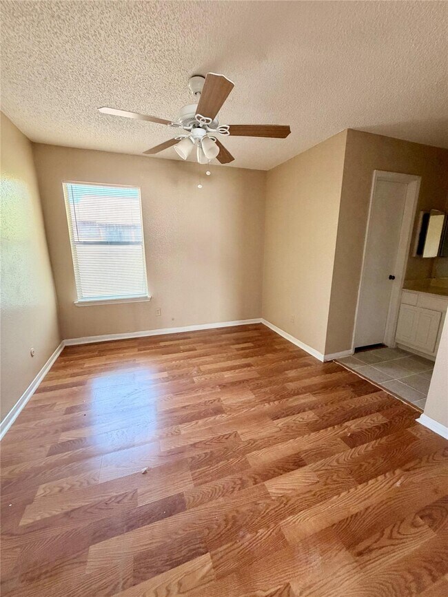 Building Photo - 12400 Brookglade Cir