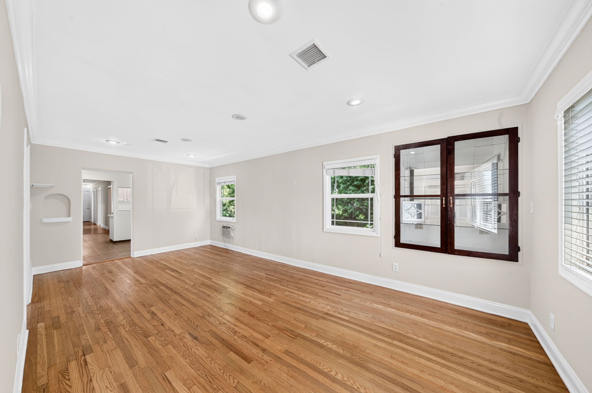 Building Photo - 10817 Charnock Rd