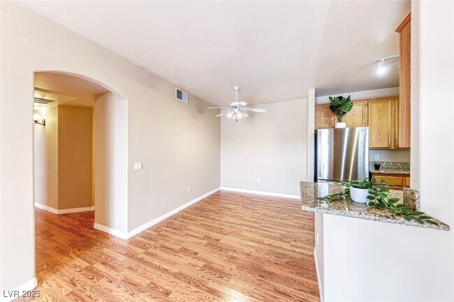 Building Photo - 75 N Valle Verde Dr