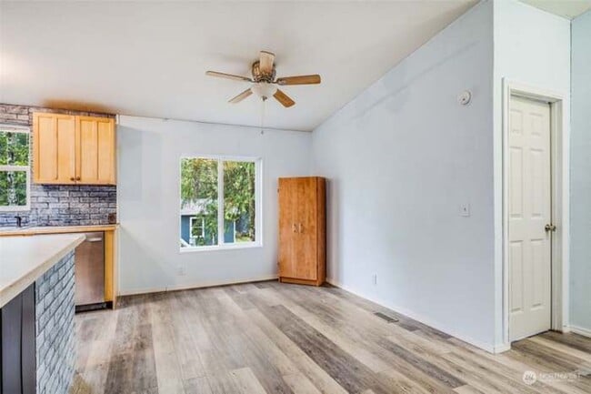 Building Photo - 3 bedroom in Timberlakes