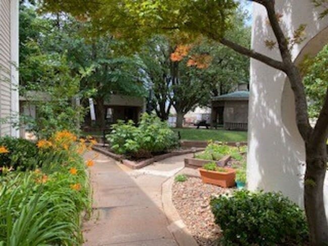 Building Photo - 2-Bedroom Condo for Rent in Stratford Condos + Gated Community with Pool!