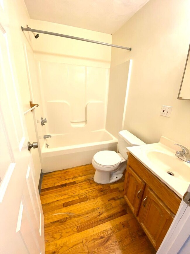 Building Photo - Huntington Ave. 2 Bed