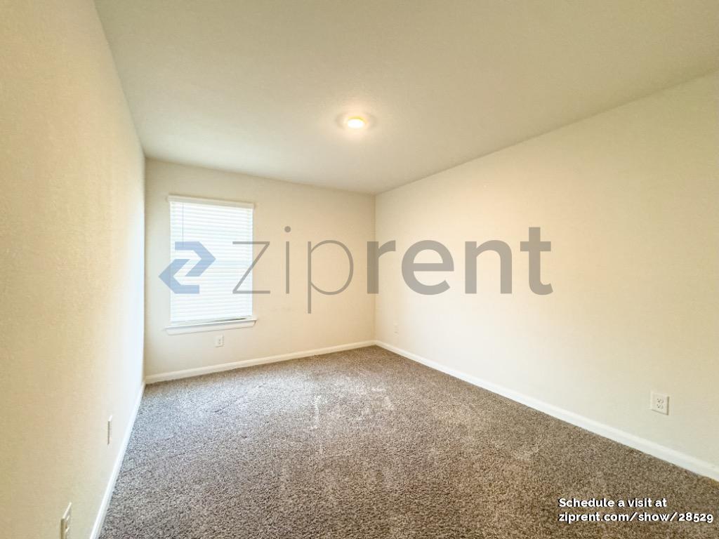 Building Photo - 712 Smokey Trail