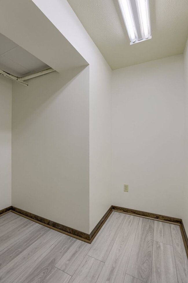 Building Photo - 1230 Cole Creek Dr