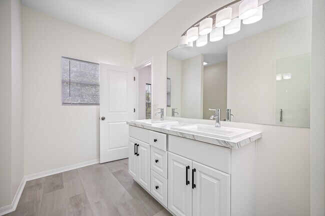 Building Photo - 6138 Hadley Commons Dr