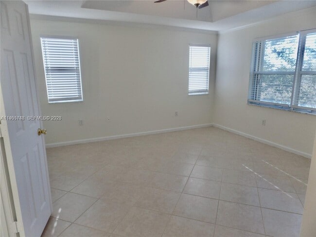 Building Photo - 4744 SW 165th Ave