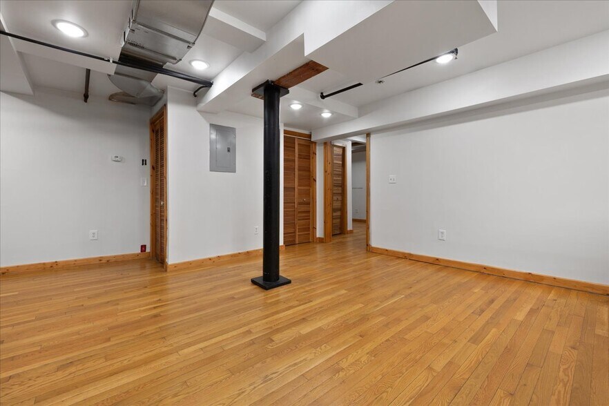 Building Photo - 325 Lafayette St