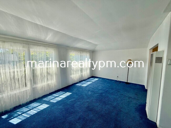 Building Photo - 1716 Marin St