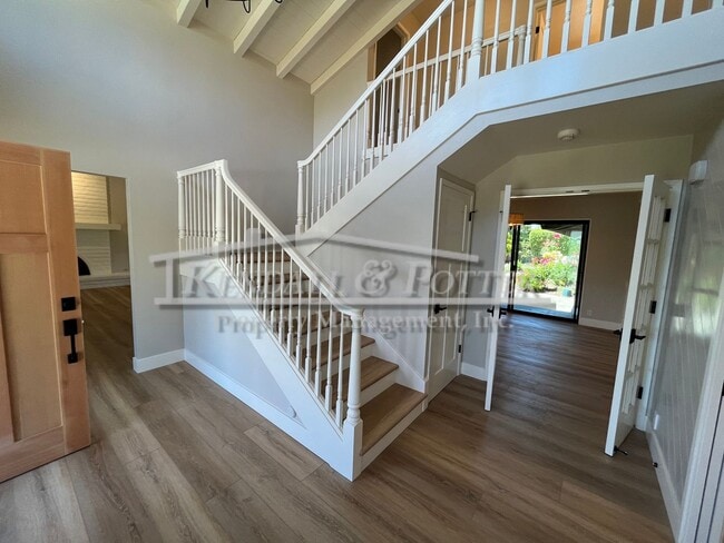 Building Photo - Beautifully Remodeled 4 Bed/2 Full Bath + ...