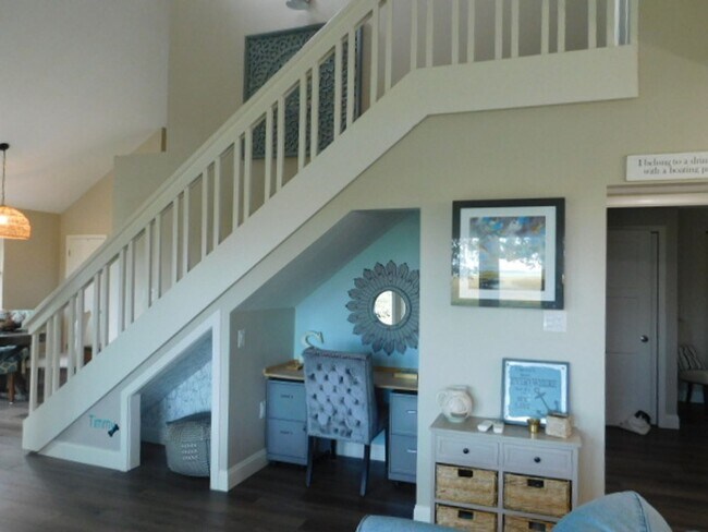 Building Photo - Beautifully Furnished Townhome With Sunset Views