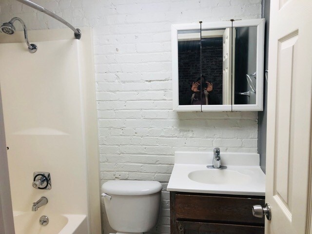 Building Photo - 505 S Main St