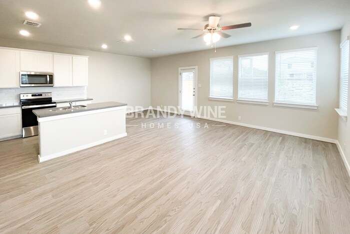 Building Photo - 10402 Ida Gdn Wy