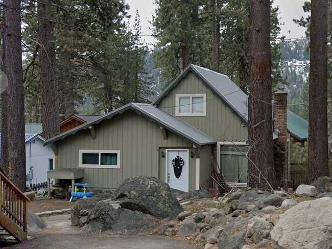 Building Photo - 13341 Moraine Rd