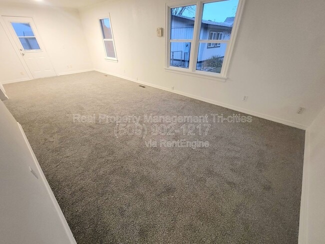 Building Photo - 618 S Alder St