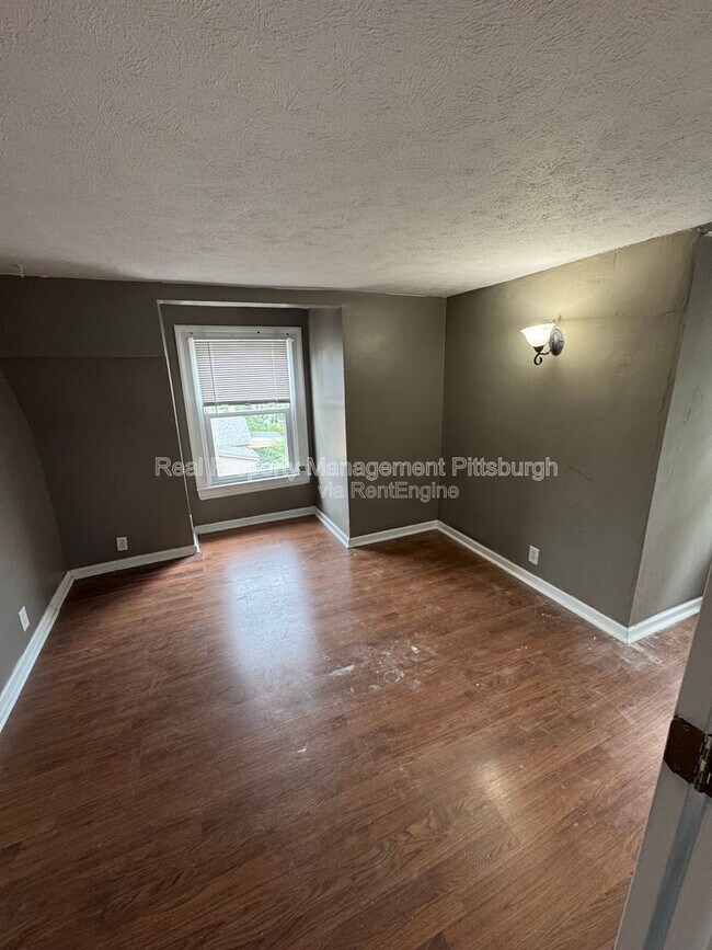 Building Photo - 48 Laclede St