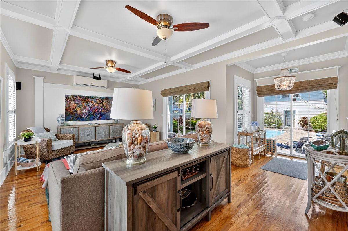 Building Photo - 235 10TH Ave