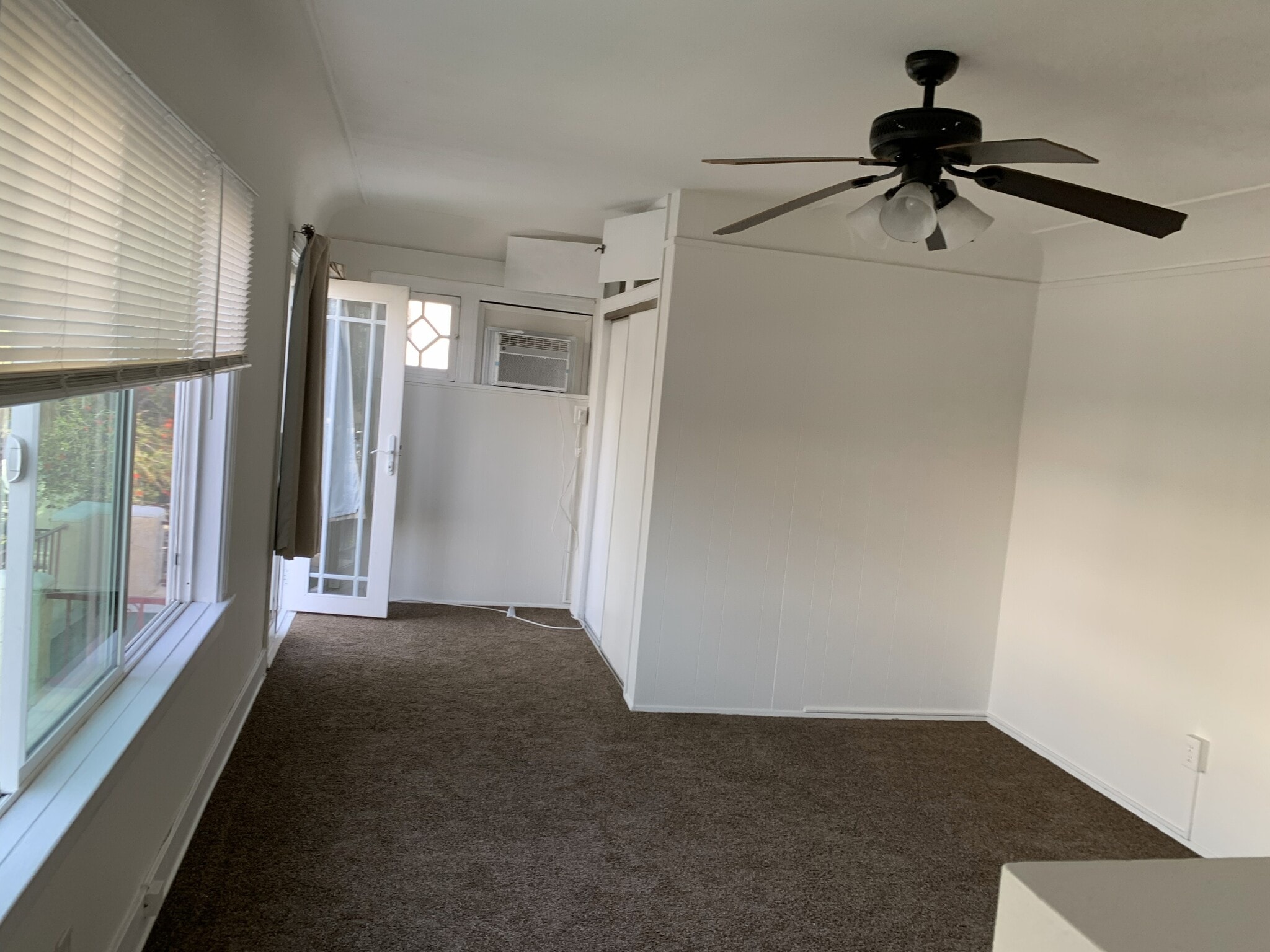 Building Photo - 5730 1/2 La Mirada Ave