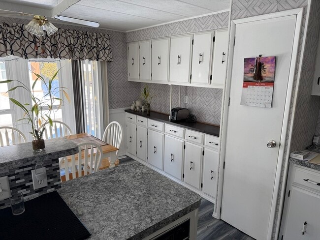 Building Photo - 100 Phelps St