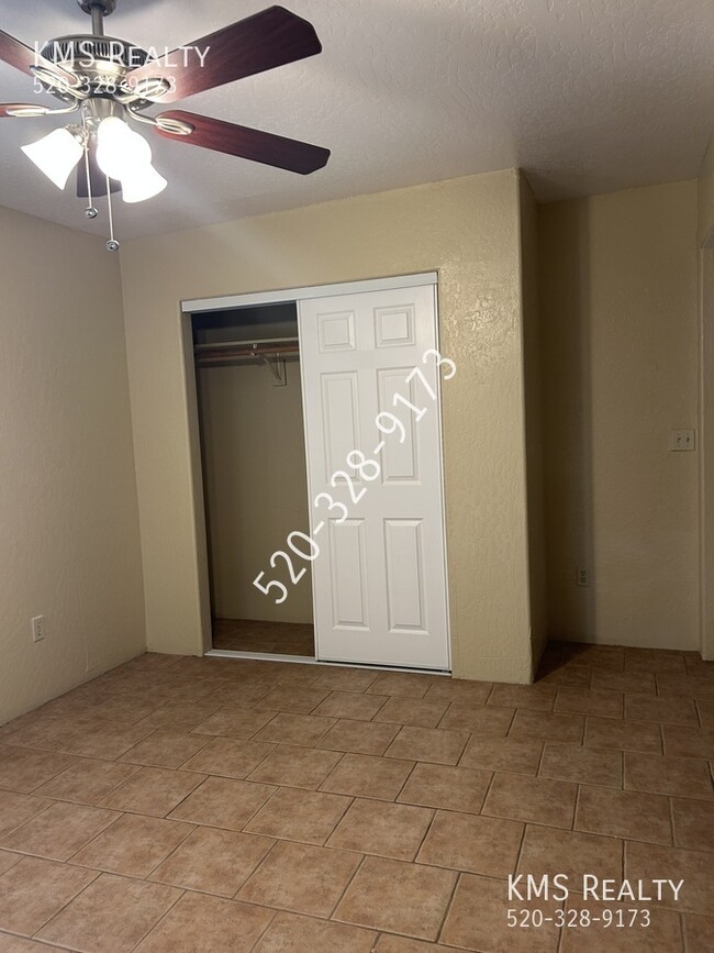 Building Photo - 3 Bedroom 2 Bath-3419 E Glenn Unit 3-OWNER...