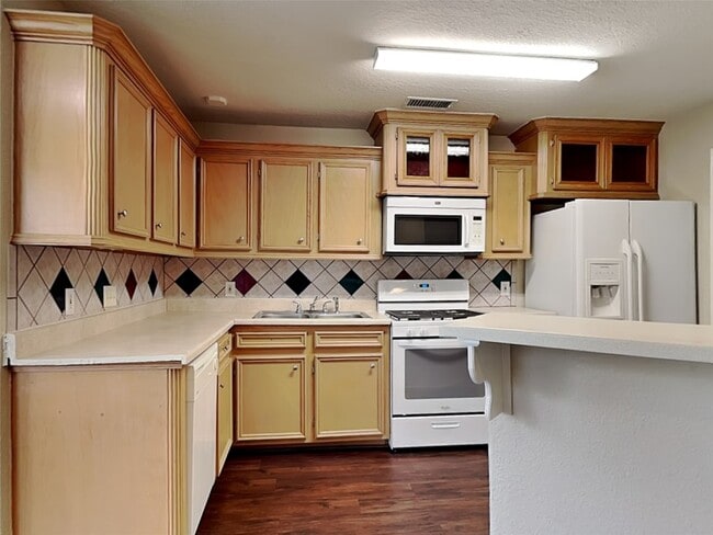 Building Photo - 2922 31st Ave N