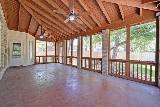 Building Photo - 11305 Nutwood Cove