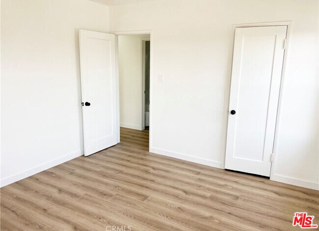 Building Photo - 510 E Arbor Vitae St