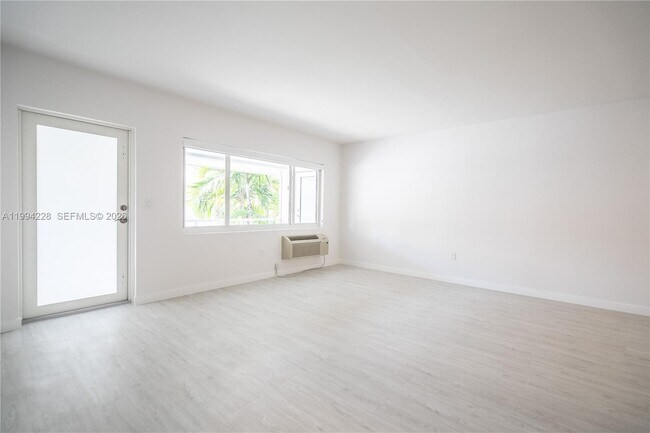 Building Photo - 1185 98th St