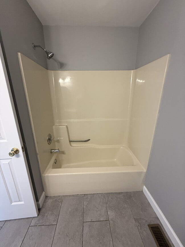 Building Photo - 1027 Pirates Ct