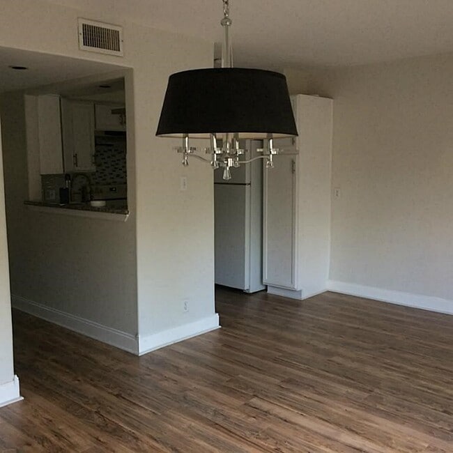 Building Photo - 11002 Hammerly Blvd