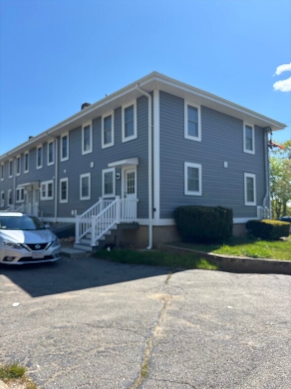 Building Photo - 17 Seaview St