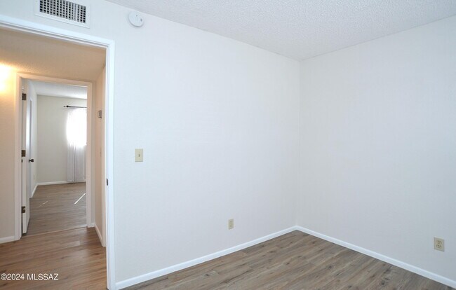Building Photo - 3777 W Horizon Hills Dr