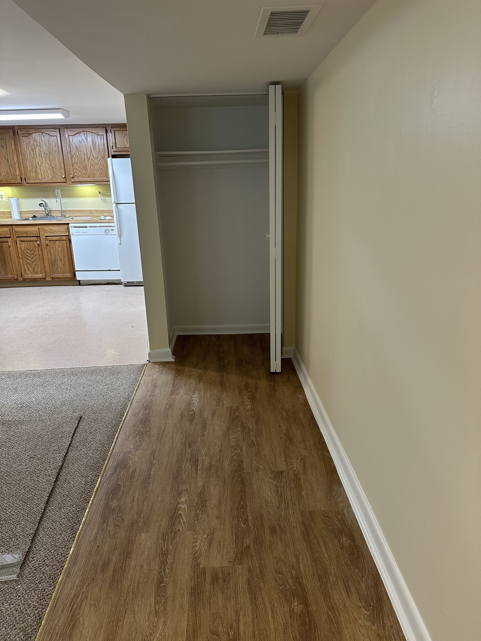 Entry closet - 1336 Kenyon St NW